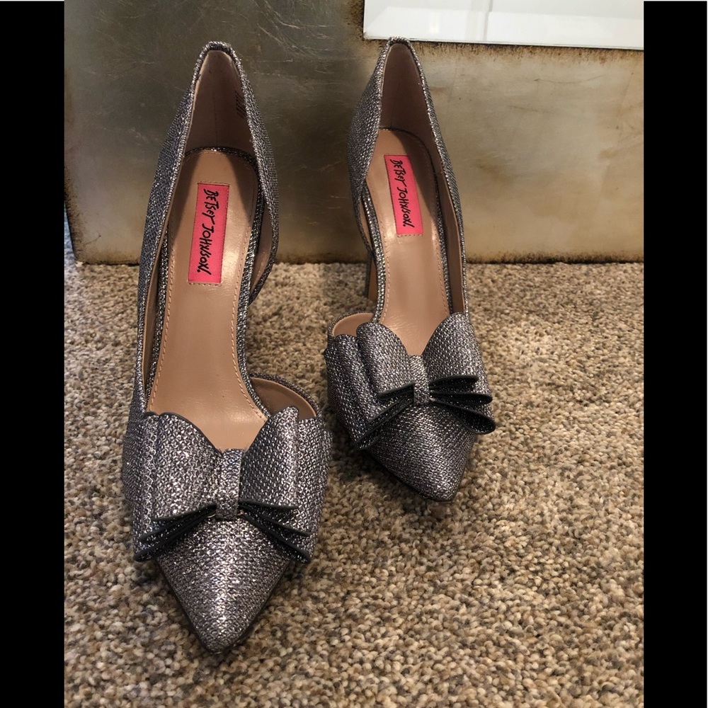 Betsey Johnson Bow Pumps